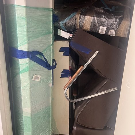 8 x 12 storage unit in Unknown, NY