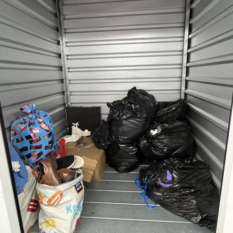 5 x 5 storage unit in W Woodside, NY
