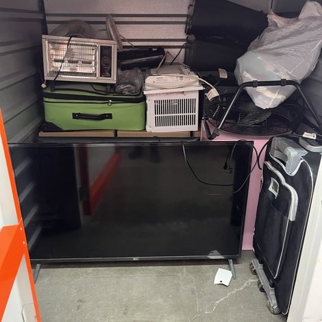 5 x 5 storage unit in W Woodside, NY