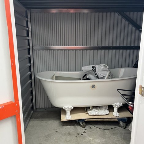 10 x 5 storage unit in W Woodside, NY