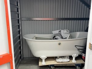 10 x 5 unit in W Woodside