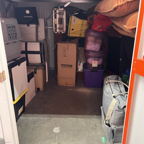 10 x 10 storage unit in W Woodside, NY