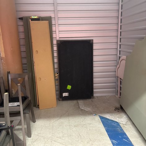 10 x 10 storage unit in Omaha, NE