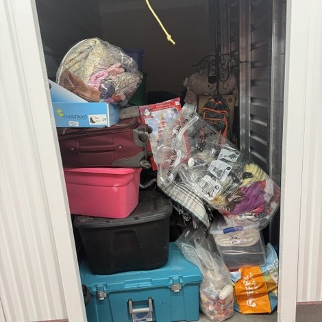 5 x 10 storage unit in Reno, NV