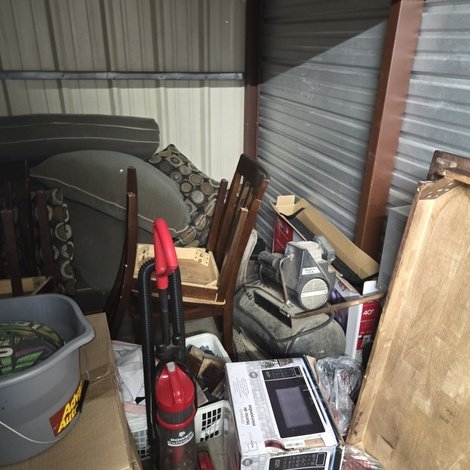 10 x 10 storage unit in College Park, GA
