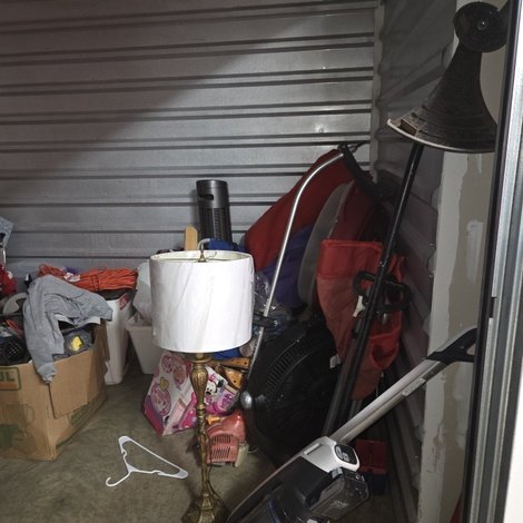 10 x 10 storage unit in College Park, GA