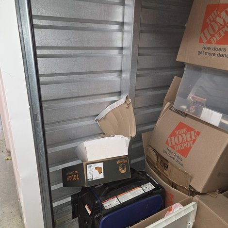 5 x 5 storage unit in College Park, GA