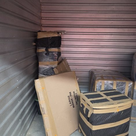 10 x 10 storage unit in College Park, GA