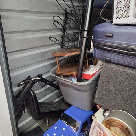 5 x 5 storage unit in College Park, GA