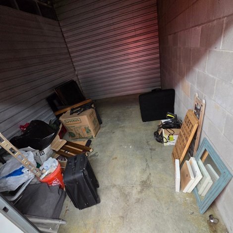10 x 15 storage unit in College Park, GA
