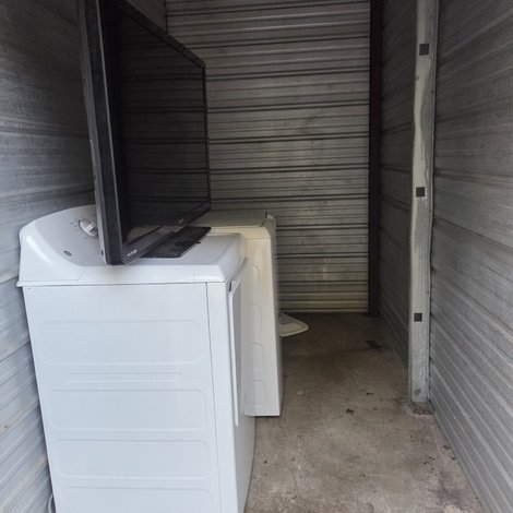 5 x 10 storage unit in College Park, GA
