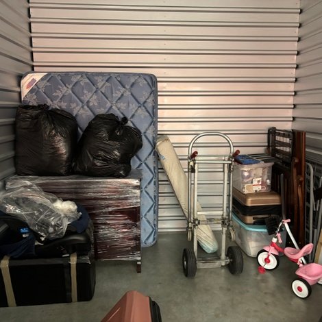 10 x 15 storage unit in College Park, GA
