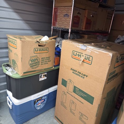 10 x 10 storage unit in College Park, GA