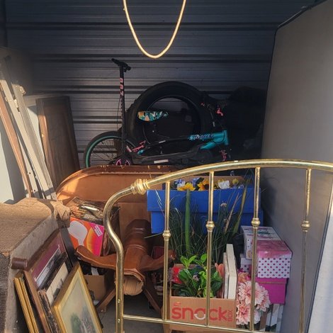 10 x 10 storage unit in Holly Springs, MS