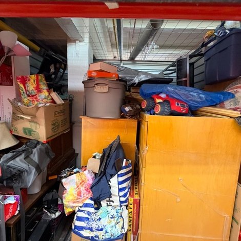 10 x 10 storage unit in Jamaica, NY
