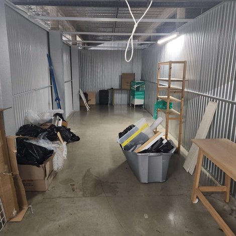 10 x 20 storage unit in Dracut, MA