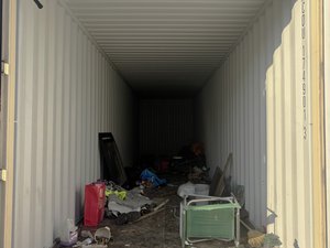 8 x 40 unit in Erie