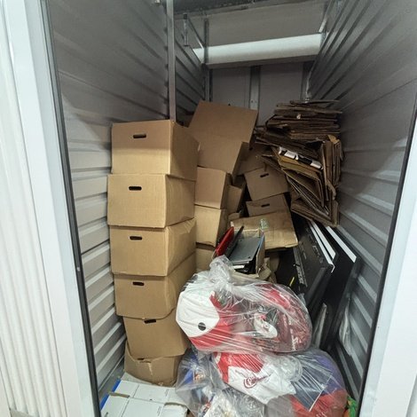 10 x 10 storage unit in Staten Island, NY