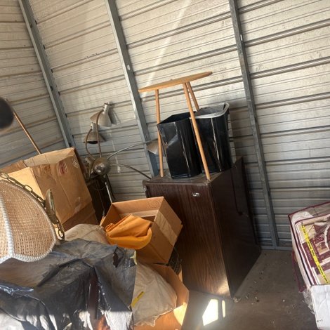 10 x 10 storage unit in Lexington, KY
