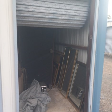 5 x 10 storage unit in S Marshall, TX