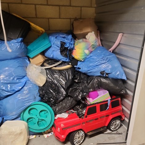 10 x 5 storage unit in West Lancaster, CA