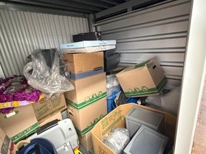 10 x 20 unit in Milwaukee
