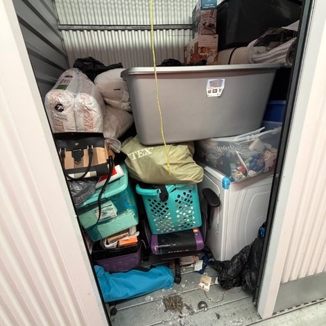 5 x 10 storage unit in Milwaukee, WI