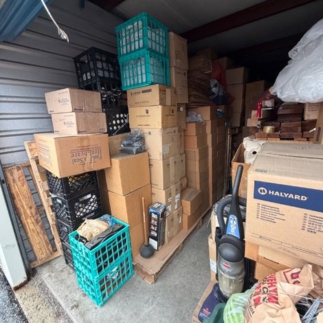 10 x 30 storage unit in Milwaukee, WI