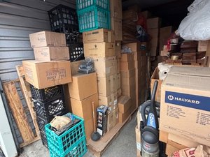 10 x 30 unit in Milwaukee