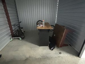 10 x 20 unit in Bowling Green