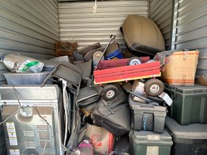 10 x 10 unit in Victorville