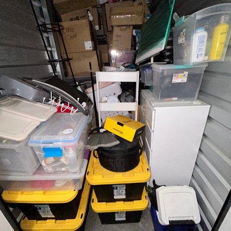 5 x 10 storage unit in Victorville, CA