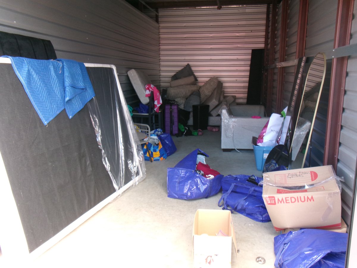 10 x 25 storage unit in Newark, DE