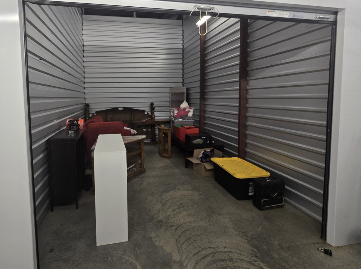 10 x 15 storage unit in Spring Hill, TN