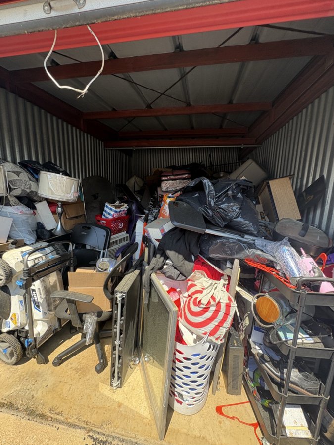 10 x 15 storage unit in Claymont, DE