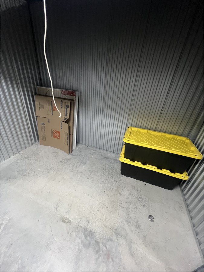 5 x 10 storage unit in Atlanta, GA