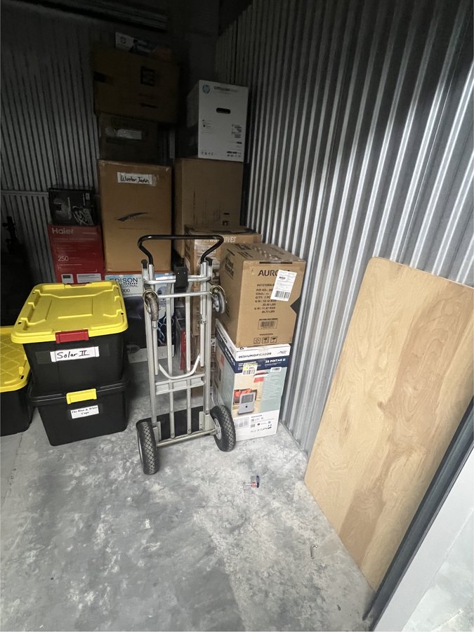 10 x 10 storage unit in Atlanta, GA