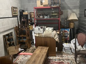 10 x 18 storage unit in San Pedro, CA