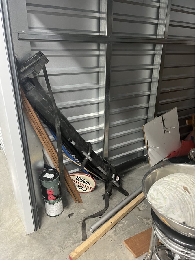 10 x 11 storage unit in San Pedro, CA