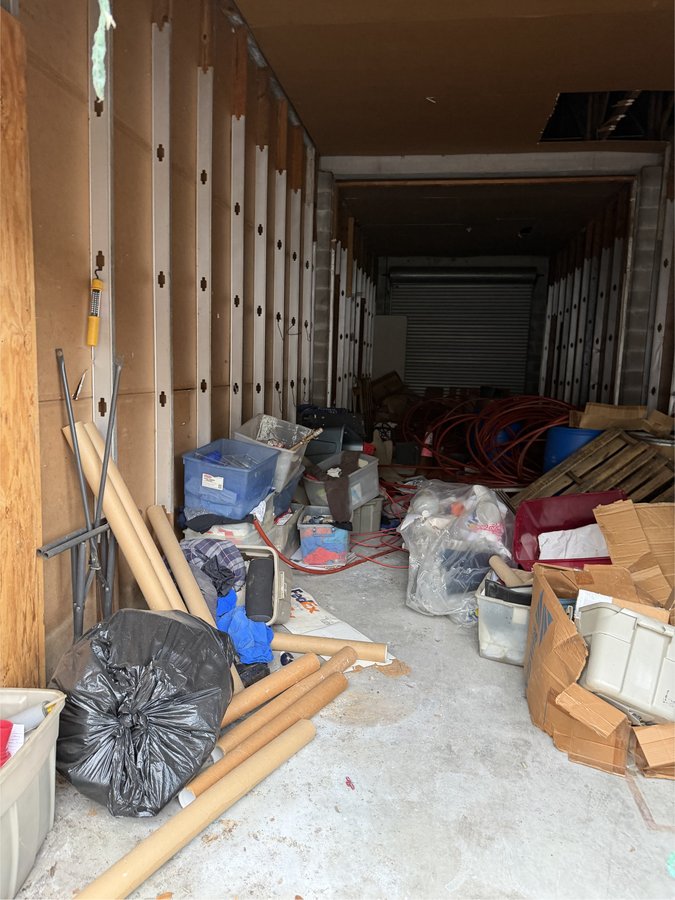 12 x 40 storage unit in Leesburg, FL