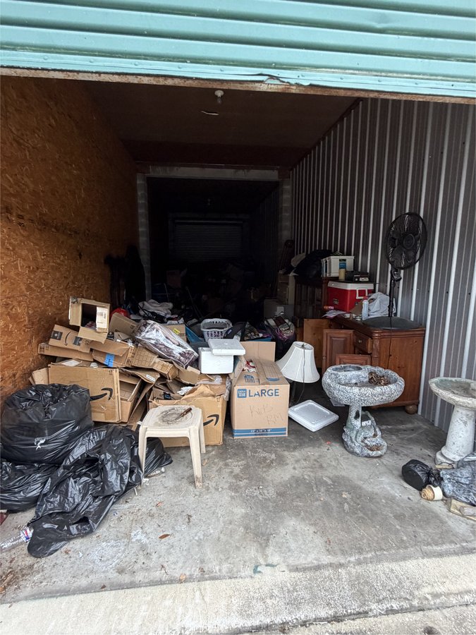 12 x 40 storage unit in Leesburg, FL