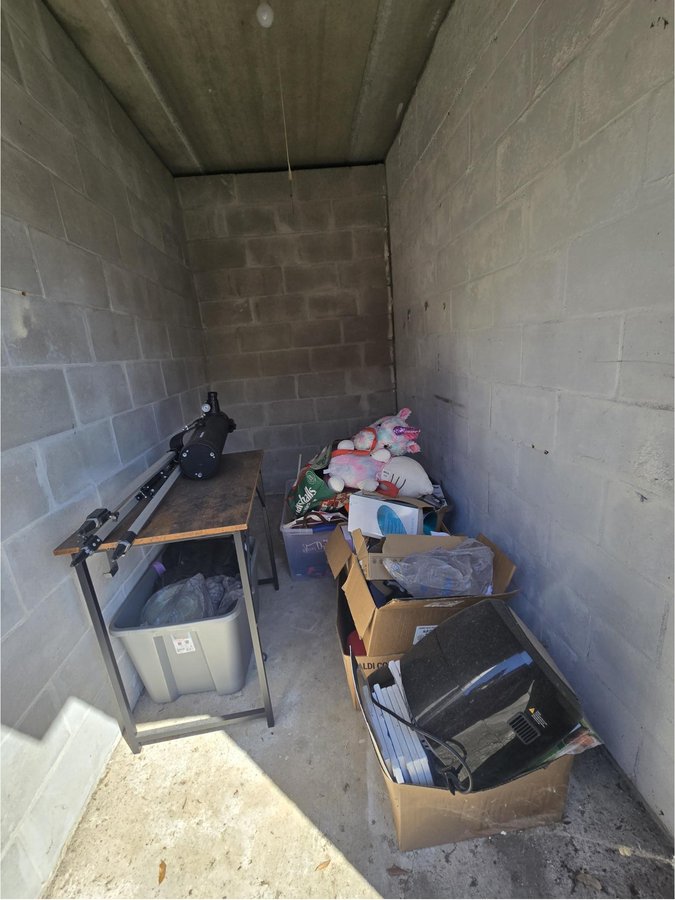 5 x 10 storage unit in Jacksonville, FL