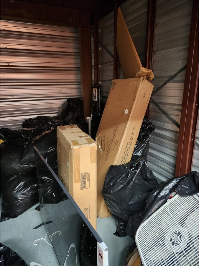 10 x 15 storage unit in Belleville, NJ