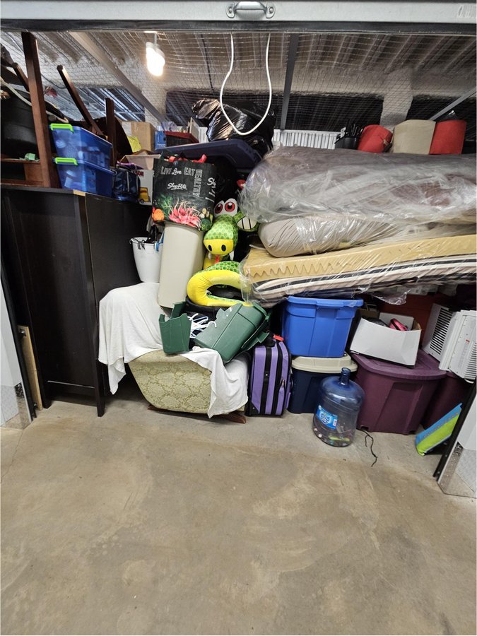 10 x 15 storage unit in Bloomfield, NJ