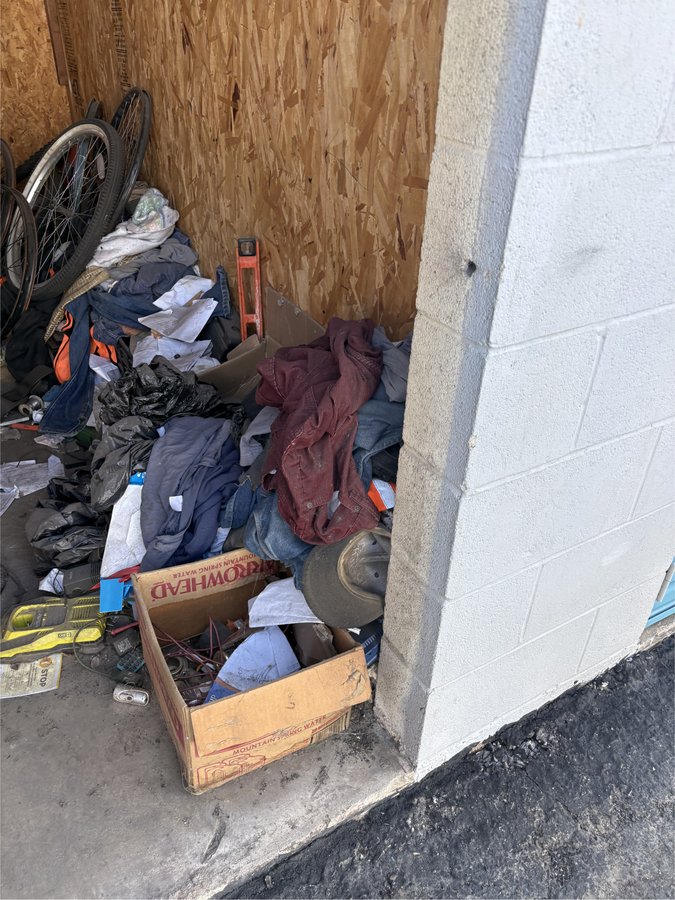 5 x 10 storage unit in Rialto, CA