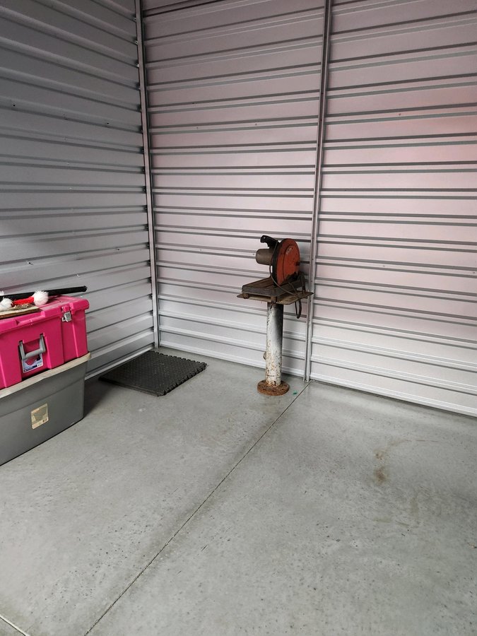 20 x 10 storage unit in Sarasota, FL