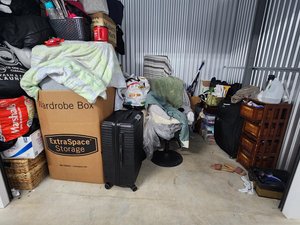 10 x 7 storage unit in Lombard, IL