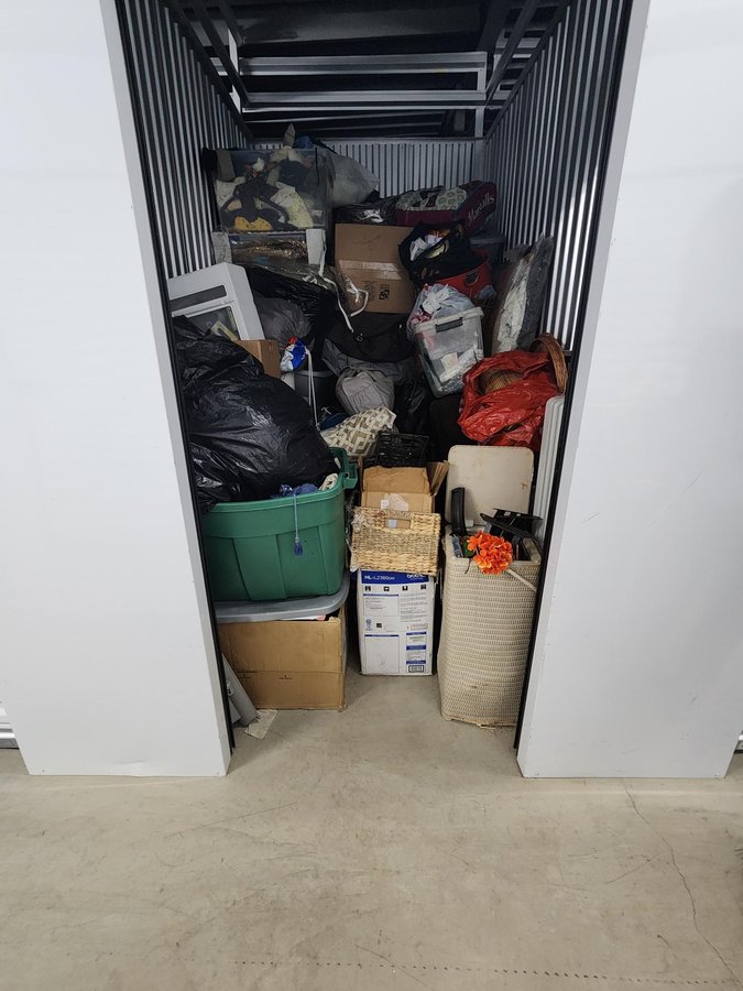 5 x 8 storage unit in Lombard, IL