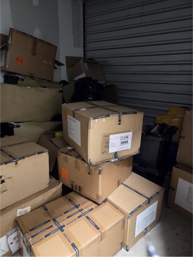 10 x 20 storage unit in Lakeland, FL