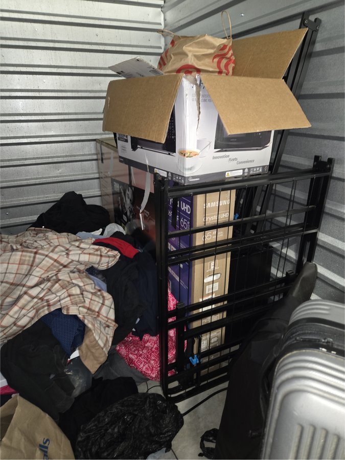 5 x 10 storage unit in Copiague, NY